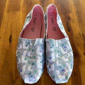 EUC Toms llama print size 10